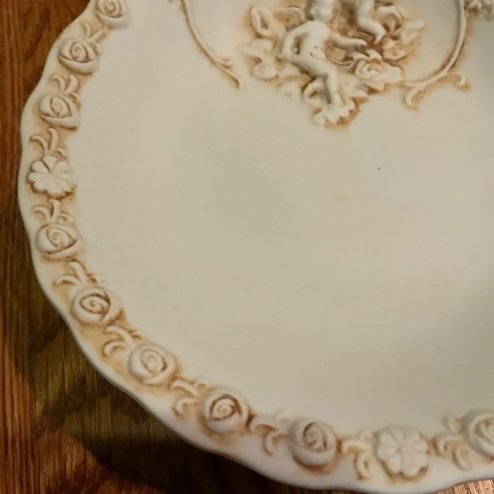 Soap Dish Cherubs Roses With Gold Tone Base Victorian Style